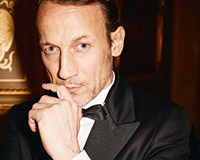 Wotan Wilke Möhring in Bond Manier